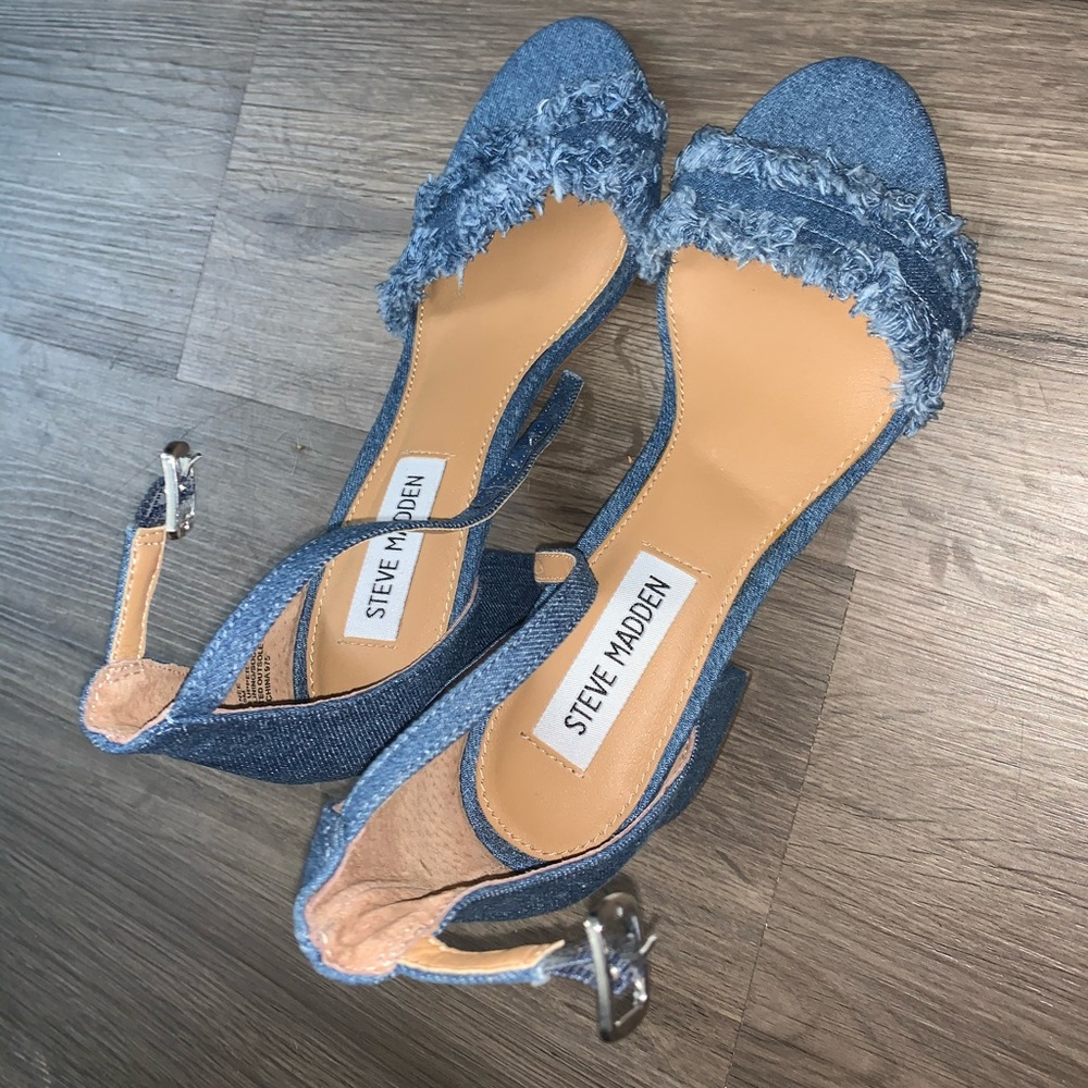 Brand New Steve Madden Short heels